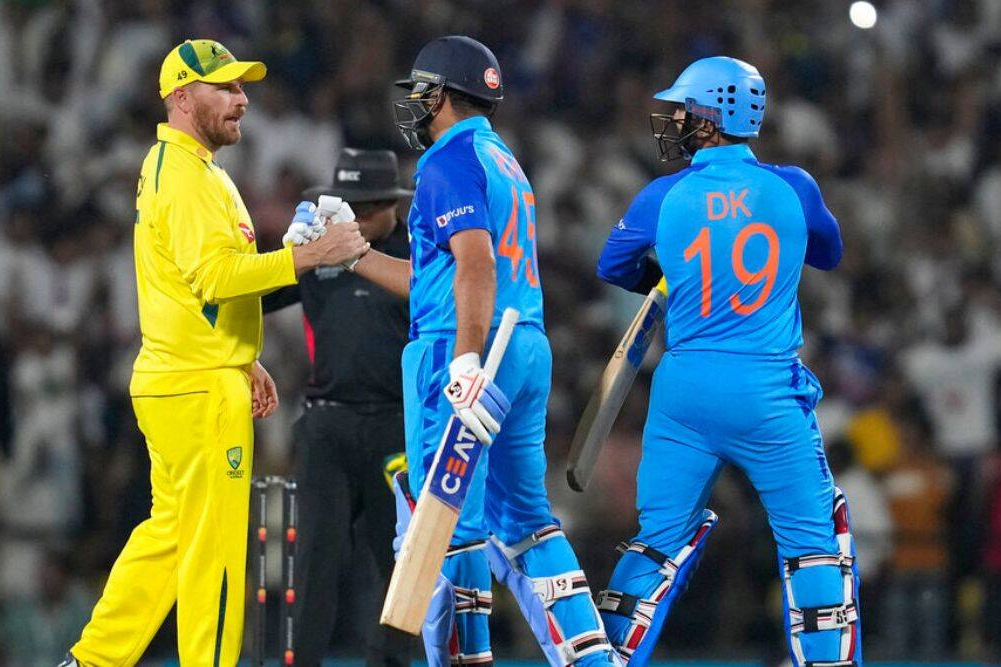 kohli-suryakumar-axar-star-as-india-beats-australia-by-6-wickets-to-seal-the-t20i-series-by-2-1-against