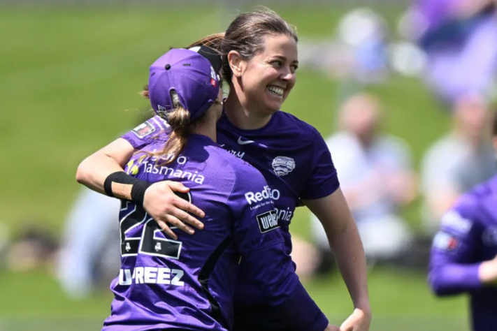 hobart-hurricanes-women-beats-melbourne-renegades-women-by-8-wickets-in-wbbl-match-no-35th