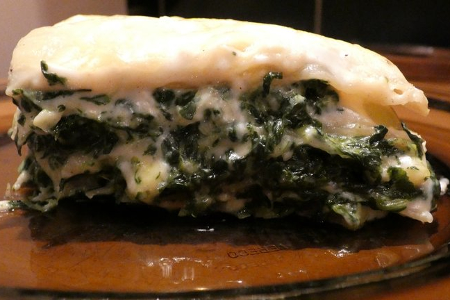 lasagne-with-spinach-garlic-and-bechamel-sauce-lick-your-fingers